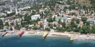 Массандровский пляж (Ялта) и Золотой пляж (Феодосия) — в ТОП-10 лучших пляжей России