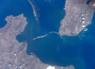 Как выглядит мост через Керченский пролив из космоса с борта МКС