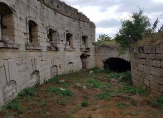 Голубые ворота крепости Керчь на мысе Ак-Бурун — археологические раскопки