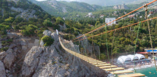 В Симеизе открыт 100-метровый подвесной мост , экстремальный туристический объект