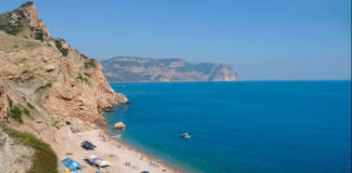 Пляж Васили в Балаклаве, малолюдные пляжи Крыма