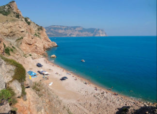 Пляж Васили в Балаклаве, малолюдные пляжи Крыма