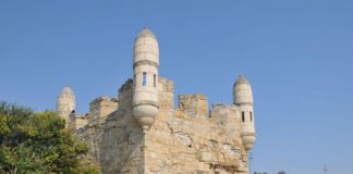 Крымская крепость Ени-Кале закрыта на реконструкции