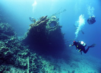 В районе Тарханкута дайверы обнаружили на затонувшем корабле картины, возможно Айвазовского Дайверы нашли картины на затонувшем корабле Генерал Коцебу, Тарханкут (Крым)