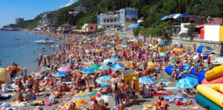 В Крыму отдохнули уже более 1,6 млн. человек В Крыму уже отдохнули более 1, 6 млн. человек