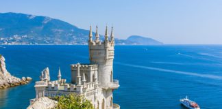 Любимую «Ласточку» («Ласточкино гнездо») оборудуют профессиональной подсветкой Реставрация и подсветка ласточкиного Гнезда