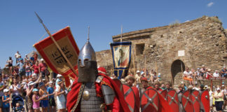 Рыцарский фестиваль «Генуэзский шлем» в Судаке с 13 июля по 19 августа 2018 Рыцарский фестиваль "Генуэзский шлем" в Судаке, июль-август 2018