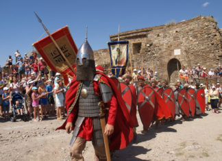 Рыцарский фестиваль «Генуэзский шлем» в Судаке с 13 июля по 19 августа 2018 Рыцарский фестиваль "Генуэзский шлем" в Судаке, июль-август 2018