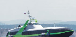 Морское судно на подводных крыльях «Комета» и лайнер «Князь Владимир» закончили летнюю навигацию Морское судно Комета закончила навигацию до следующего года