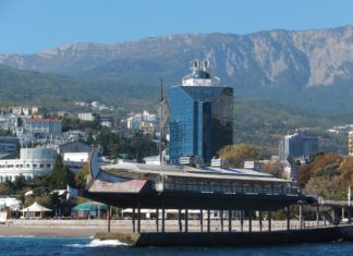 Ялта вошла в ТОП-10 самых популярных городов России на ноябрьские праздники 2018 Ялта в ТОП-10 курортов РФ на ноябрь 2018