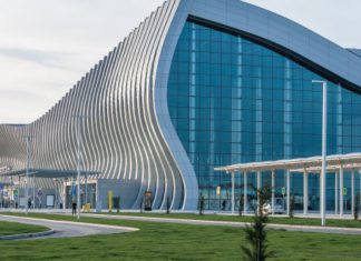 Аэропорт Симферополя теперь будет носить имя И.Айвазовского — так решили россияне Аэропорт Симферополя имени И.Айвазовского