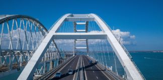 По Крымскому мосту со дня открытия проехали уже 3.3 млн автомобилей