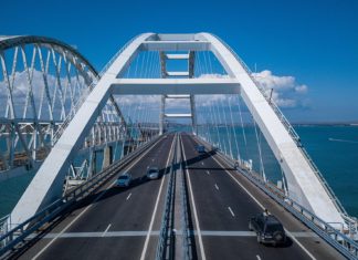По Крымскому мосту со дня открытия проехали уже 3.3 млн автомобилей