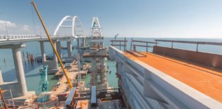 Россияне! Все пролеты Крымского ЖД-моста установлены, последняя надвижка — надвинута!