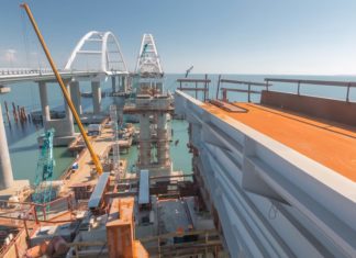 Россияне! Все пролеты Крымского ЖД-моста установлены, последняя надвижка — надвинута!