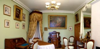 «Мебель стиля Чиппендейл в Шуваловском корпусе Воронцовского дворца», видеоэкскурсия сотрудников музея «Мебель стиля Чиппендейл в Шуваловском корпусе Воронцовского дворца», видеоэкскурсия сотрудников музея