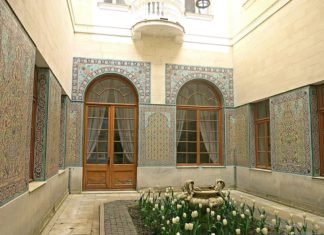 «Арабский дворик» в Ливадийском дворце, Ялта, видеоэкскурсия "Арабский дворик" в Ливадийском дворце, Ялта, видеоэкскурсия