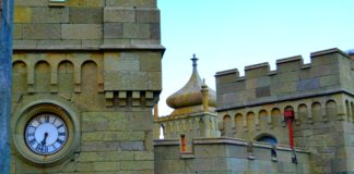 Башенные часы Воронцовского дворца в музее-заповеднике «Алупкинский», интересная видеоистория от сотрудников музея Башенные часы Воронцовского дворца, музей Алупкинский, интересная видеоистория от сотрудников музея