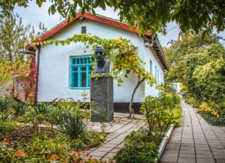 Дом-музей А.С.Грина в музее-заповеднике «Киммерия Волошина» в Старом Крыме, видеоэкскурсия Дом-музей А.С.Грина в музее-заповеднике "Киммерия Волошина" в Старом Крыме, видеоэкскурсия