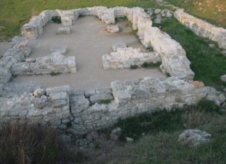 «Храм на сводах», храм крестово-купольного типа в Херсонесе Таврическом, видеоэкскурсия Храм на сводах, храм крестово-купольного типа в Херсонесе Таврическом, видеоэкскурсия