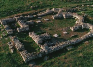 Трехапсидный храм в Херсонесе Таврическом, видеорассказ сотрудников музея Трехапсидный храм в Херсонесе Таврическом, видеорассказ сотрудников музея