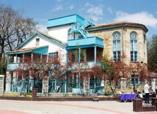 Выставка «И вижу берег очарованный и очарованную даль» откроется в доме-музее Волошина в Коктебеле Выставка "И вижу берег очарованный и очарованную даль" откроется в доме-музее Волошина в Коктебеле