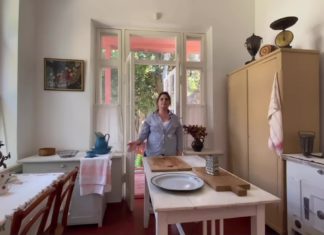 Чеховская кухня (флигель) в доме А.П.Чехова в Ялте, видеоэкскурсия Чеховская кухня (флигель) в доме А.П.Чехова в Ялте, видеоэкскурсия