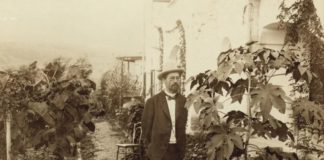 Уникальная книга-фотоальбом «Чеховские места Крыма» представлена в доме-музее А.П.Чехова в Ялте Уникальная книга-фотоальбом "Чеховские места Крыма" представлена в доме-музее А.П.Чехова в Ялте