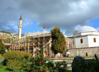 В «Ханском дворце» (Бахчисарай) активно ведутся работы по реконструкции сооружений всего музейного комплекса В Ханском дворце (Бахчисарай) активно ведутся работы по реконструкции сооружений всего объекта