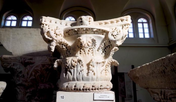 Византийская композитная капитель для храмов Херсонеса Таврического, V-VI в.н.э., видео