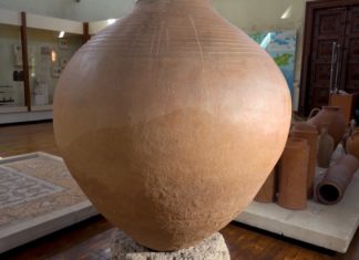 Артефакты Херсонеса, керамический пифос для хранения продуктов, XII-XIII в.в., Артефакты Херсонеса, керамический пифос для хранения продуктов, XII-XIII в.в.,