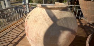 Артефакты Херсонеса: «Пифос в Страбоновом Херсонесе», 4 век до нашей эры Артефакты Херсонеса: "Пифос в Страбоновом Херсонесе", 4 век до нашей эры