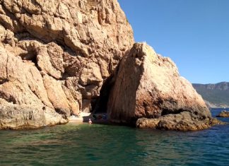 Пляж Сыч — тот самый «Секретный» инста-пляж каякеров в 5 минутах от Балаклавы напротив Василей Тот самый "Секретный" инста-пляж каякеров "Сыч", Балаклава, напротив Василей, 5 минут от Балаклавы