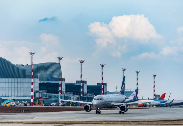 35 миллионов пассажиров обслужил международный аэропорт Симферополя с 18 марта 2014, видео