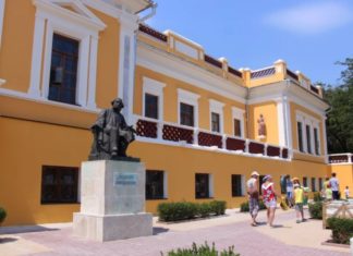 Картинную галерею имени И.К.Айвазовского в Феодосии откроют после реконструкции в конце 2022 года Картинную галерею им.И.К.Айвазовского в Феодосии откроют после реконструкции в конце 2022 года