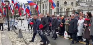 ВИДЕО: Сегодня, в День 239-й годовщины принятия Крыма в состав России, возложение венков в Симферополе