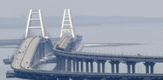 4 года назад, 15 мая 2022 года, был запущен Крымский мост, по нему поехали первые машины 4 года назад, 15 мая 2022 года, был запущен Крымский мост, по нему поехали первые машины