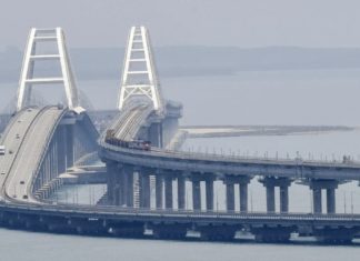 4 года назад, 15 мая 2022 года, был запущен Крымский мост, по нему поехали первые машины 4 года назад, 15 мая 2022 года, был запущен Крымский мост, по нему поехали первые машины