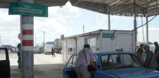 В Крым из Херсона везут много дешевой черешни, и даже по 25р за кг!! В Крым из Херсона везут много дешевой черешни, и даже по 25р за кг!!