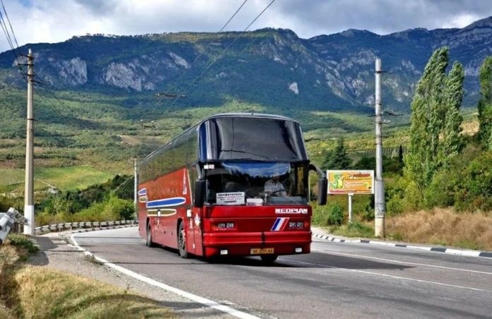 Чартерные автобусы в Крым начнут курсировать из городов России с 18 июня 2022