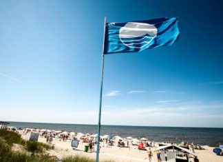 Что значит «синий» флаг на пляже? Пляжи с «желтым», «зеленым» флагом категории Что значит "синий" флаг на пляже? Пляжи с "желтым", "зеленым" флагом категории