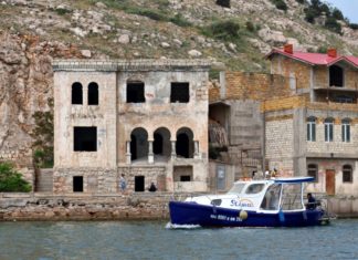 Достопримечательности Балаклавы: охотничий домик князя Юсупова на Таврической набережной Достопримечательности Балаклавы: охотничий домик князя Юсупова на Таврической набережной