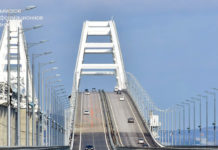 На Крымском мосту сегодня, 23 февраля 2023, возобновлено автомобильное движение - после ремонтных работ из-за теракта в октябре 2022