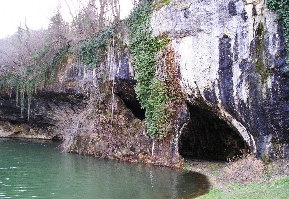 Водопад Мердвен-Тобе и грот Коба-Чаир