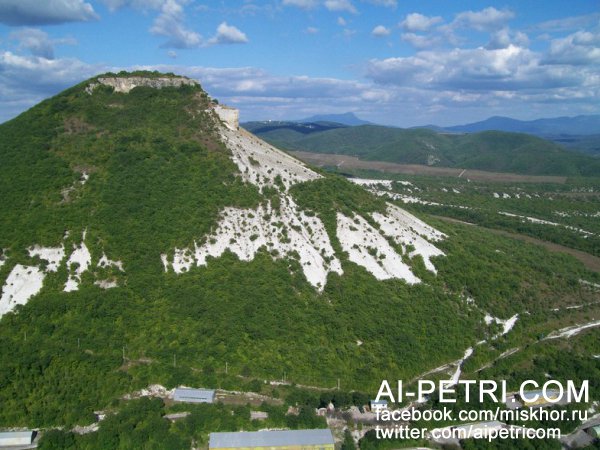 Руины пещерного города Тепе-Кермен