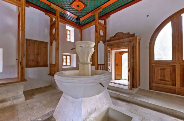 Комната для отдыха с фонтаном - Баня Сары-Гюзель, Бахчисарай