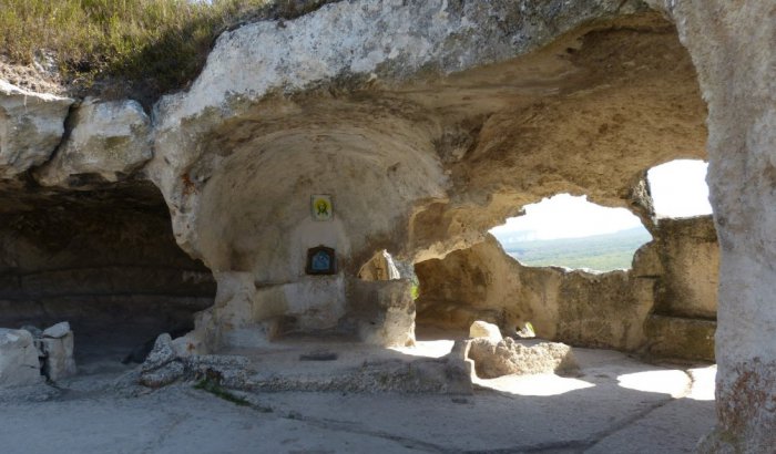 Храм Донаторов, древняя пещерная церковь
