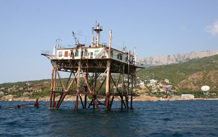 Морская платформа для гидрофизических исследований в Голубом заливе, Кацивели Морская платформа для гидрофизических исследований в Голубом заливе, Кацивели