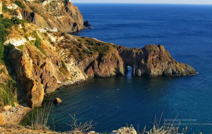 Морская прогулка из Балаклавы до грота Дианы, красоты мыса Фиолент Морская прогулка из Балаклавы до грота Дианы, красоты мыса Фиолент