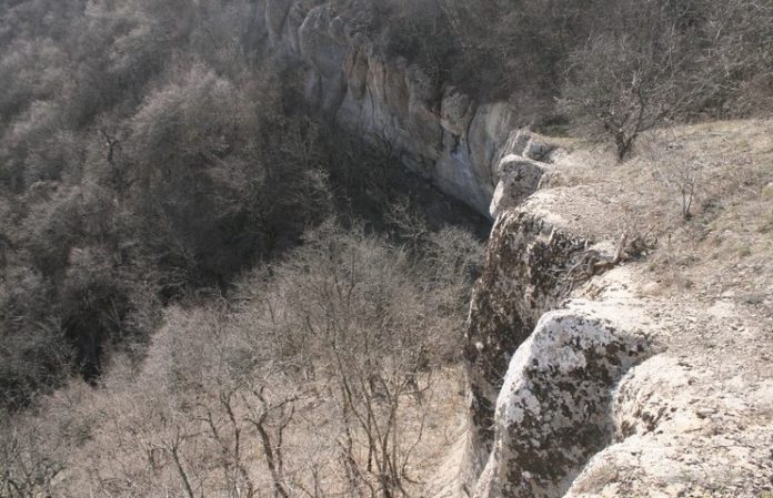 Водопад Космос, южные склоны Демерджи Водопад Космос, южные склоны Демерджи